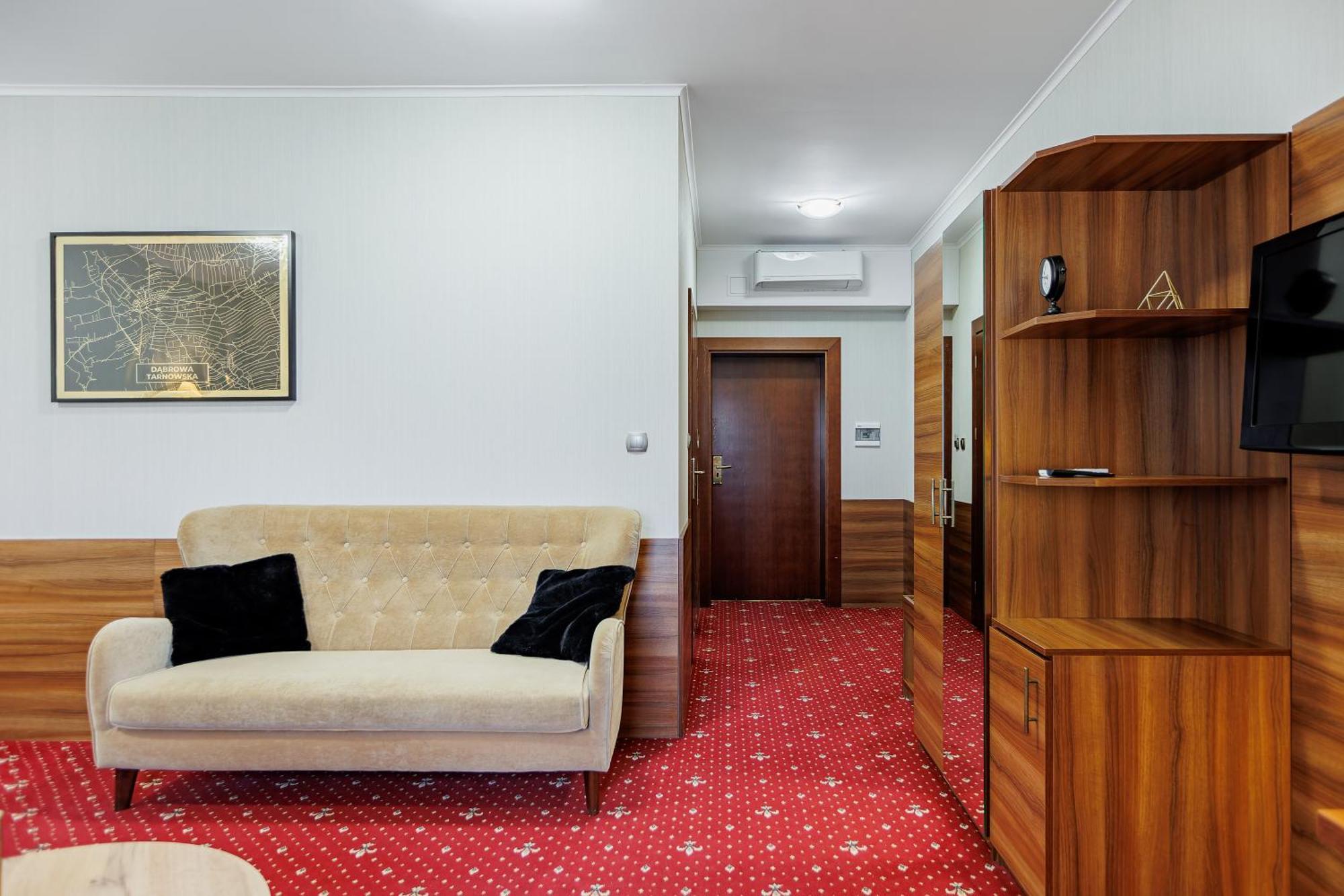 Hotel Cristal Park Dąbrowa Tarnowska Exteriér fotografie